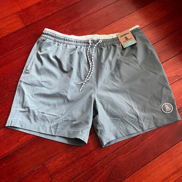 Chubbies Teal Blue Swim Shorts fully lined 5.5” inseam - size men’s XL NWT - Picture 1 of 6